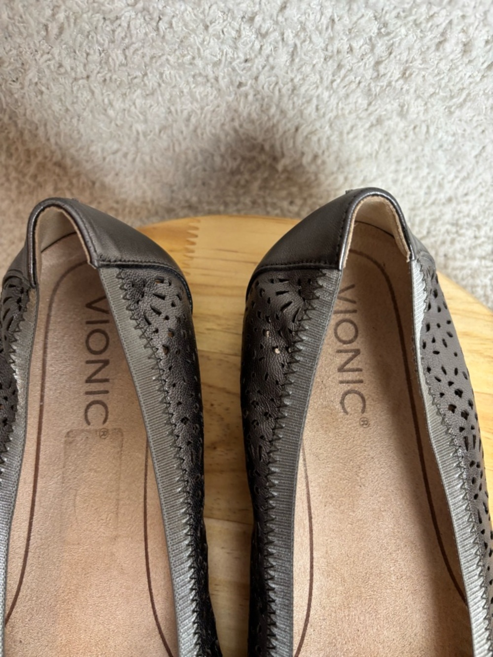 Vionic Shoes Womens 8.5 Robyn Ballet Flats Perforated Pewter Metallic Leather - Picture 4 of 11